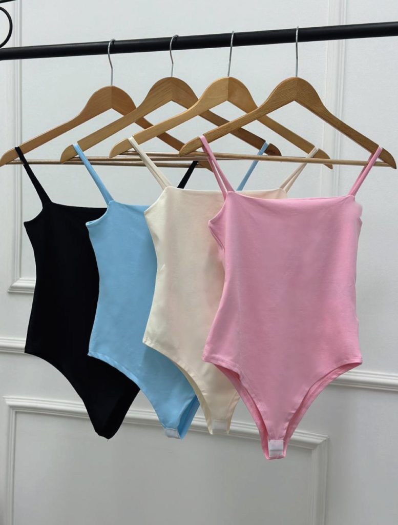 Body Preto de Alcinha disponível na Loja Senhoritas nas cores Preto, Azul, Amarelo e Rosa.