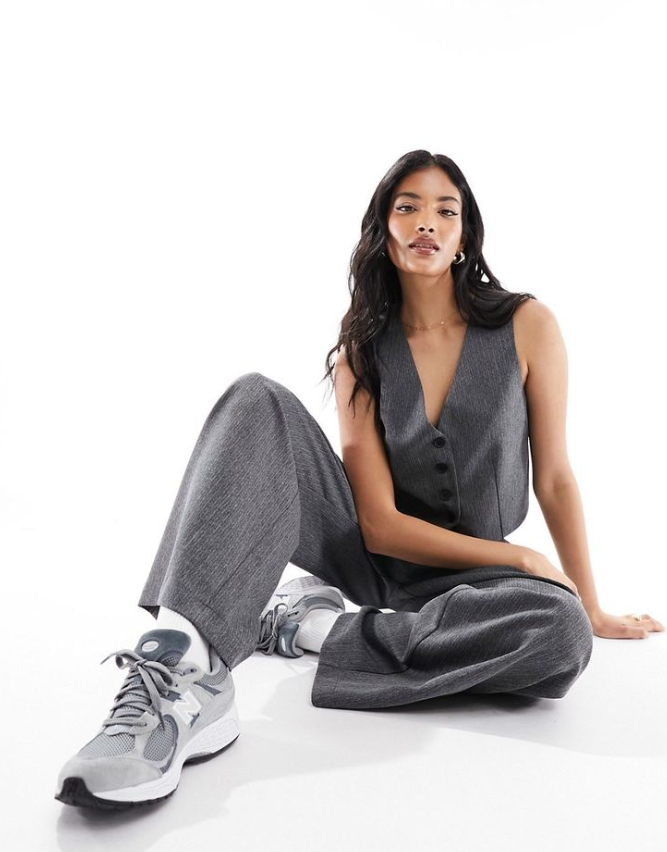 boyish style - colete feminino com calça e tênis